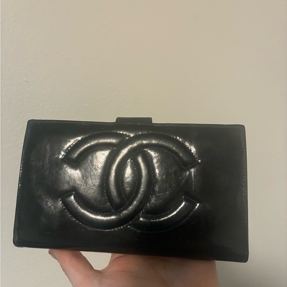 Chanel CC Logo Black Patent Leather Long Wallet Gold Hardware Clasp Purse